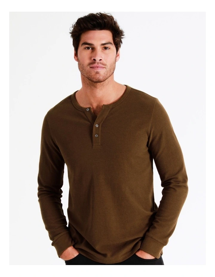 Maddox Neeson Long Sleeve Waffle Henley Tee In Brown
