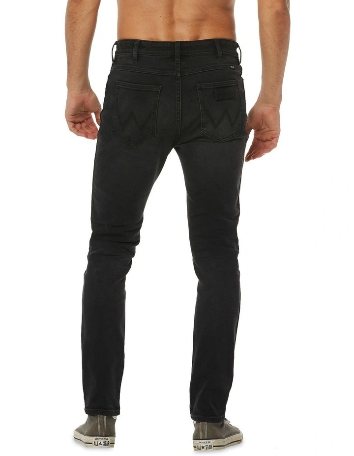 Wrangler Stomper Low Rise Slim Tapered Jeans Black - Image 3