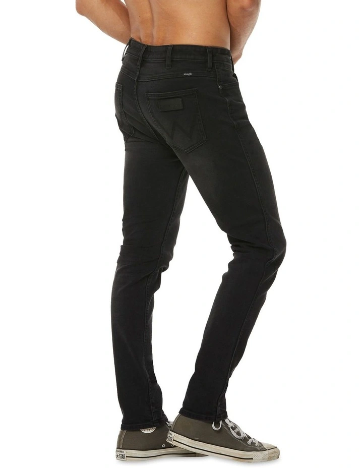 Wrangler Stomper Low Rise Slim Tapered Jeans Black - Image 4