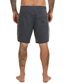 Alternative view of Quiksilver Surfsilk Arch 18" Boardshorts In Black