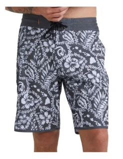 Quiksilver Arrival Lei Scallop Boardshort In Black