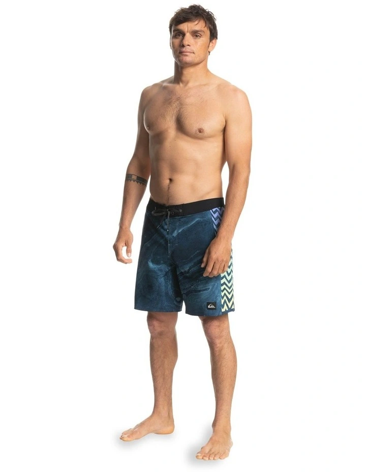 Quiksilver Surfsilk Arch 18" Boardshort In Insignia Blue 4 Quiksilver Surfsilk Arch 18" Boardshort In Insignia Blue - Image 4