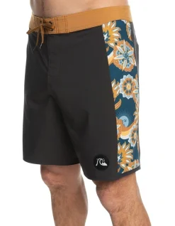 Alternative view of Quiksilver Surfsilk Arch 18" Boardshort In Tarmac