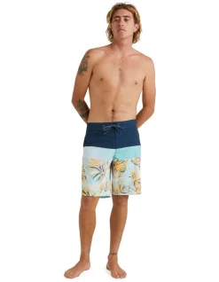 Quiksilver Surfsilk Panel 20" Boardshort In Blue 9 Quiksilver Surfsilk Panel 20" Boardshort In Blue -Nena & Pasadena Sales 959052250 5 720x928