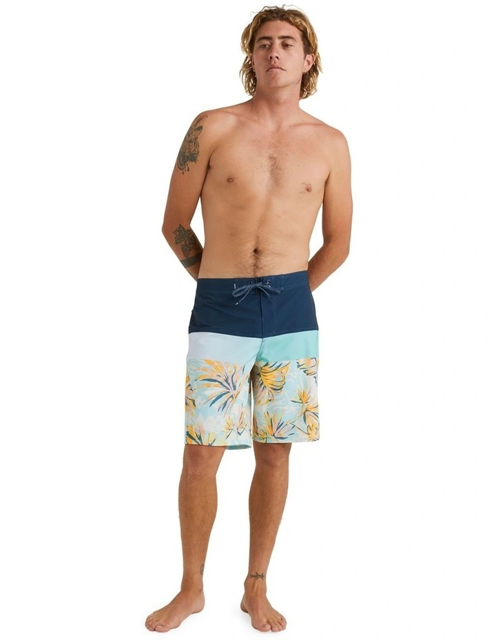 Quiksilver Surfsilk Panel 20" Boardshort In Blue 5 Quiksilver Surfsilk Panel 20" Boardshort In Blue - Image 5