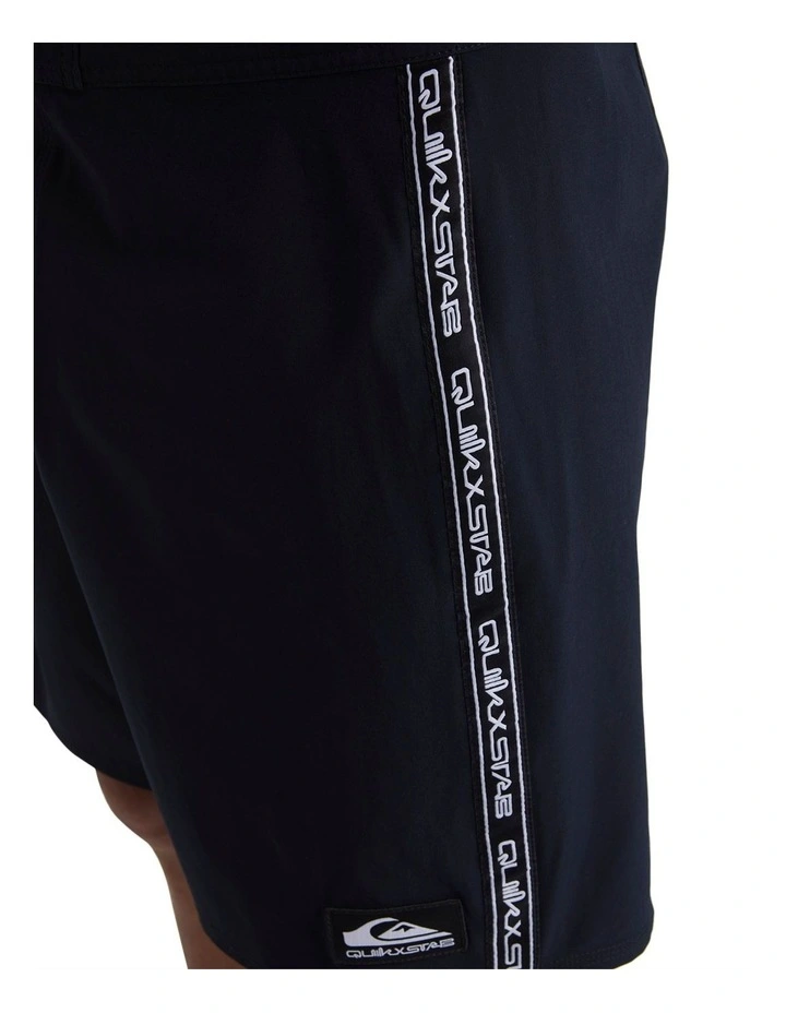 Stab X Quiksilver Surfsilk 18" Boardshort In Black - Image 4